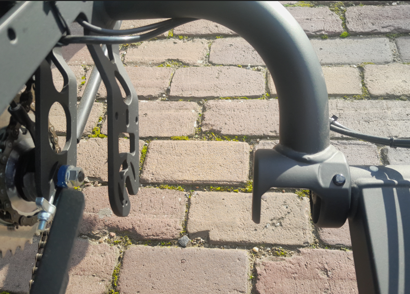 Ophangbeugel voor motor bij Easy Rider 3